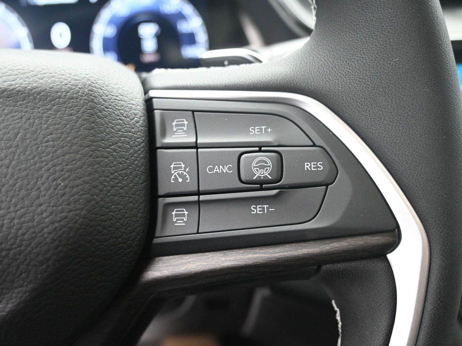 New 2026 Baltic Gray Metallic Clearcoat Jeep Laredo Altitude image 20