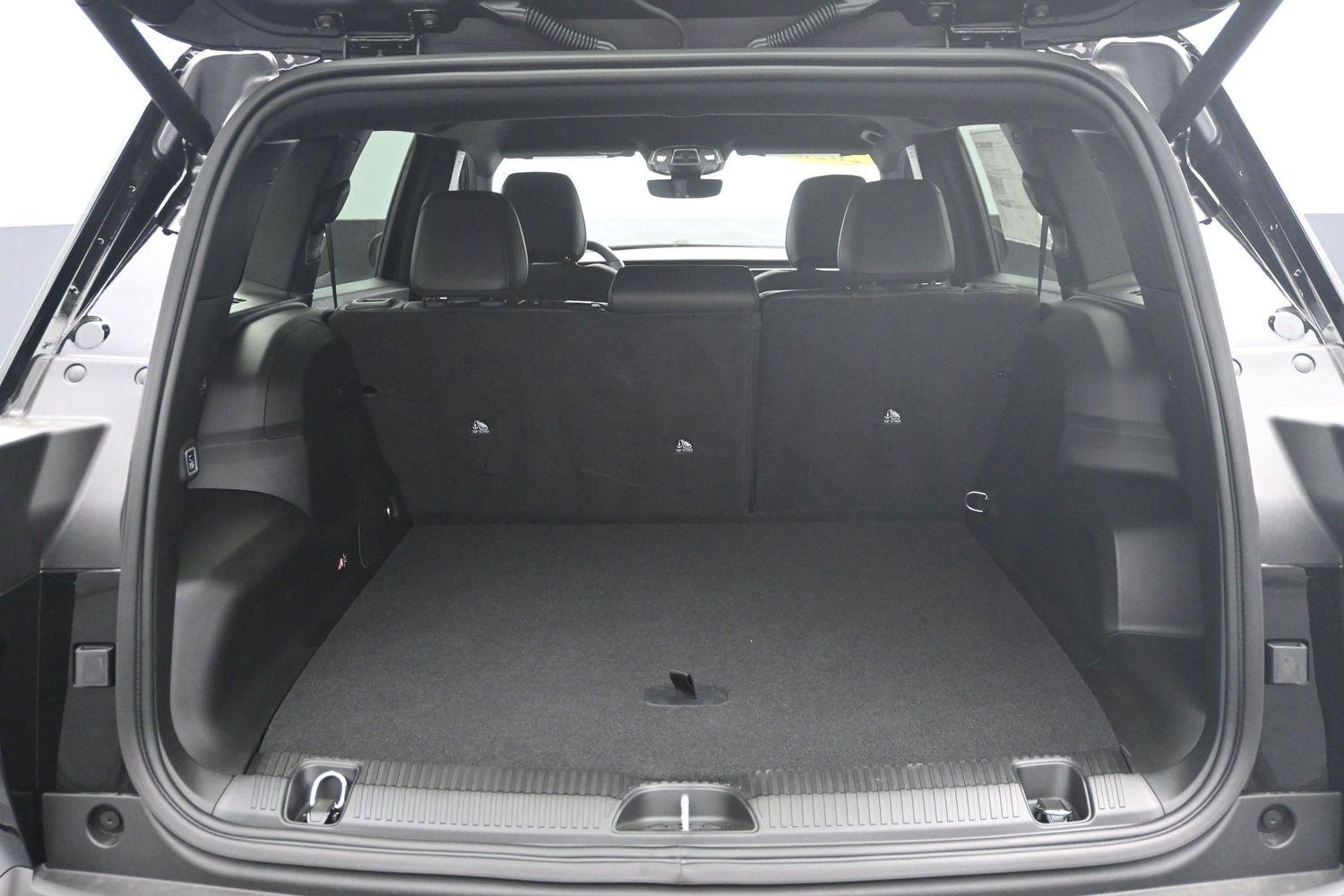 New 2026 Diamond Black Crystal Pearlcoat Jeep Limited image 16