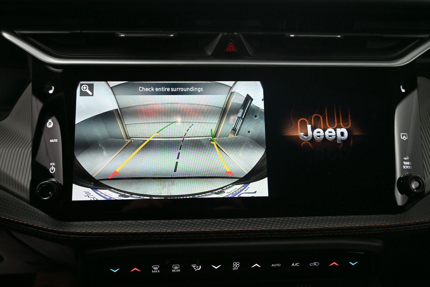 New 2026 Diamond Black Crystal Pearlcoat Jeep Limited image 27