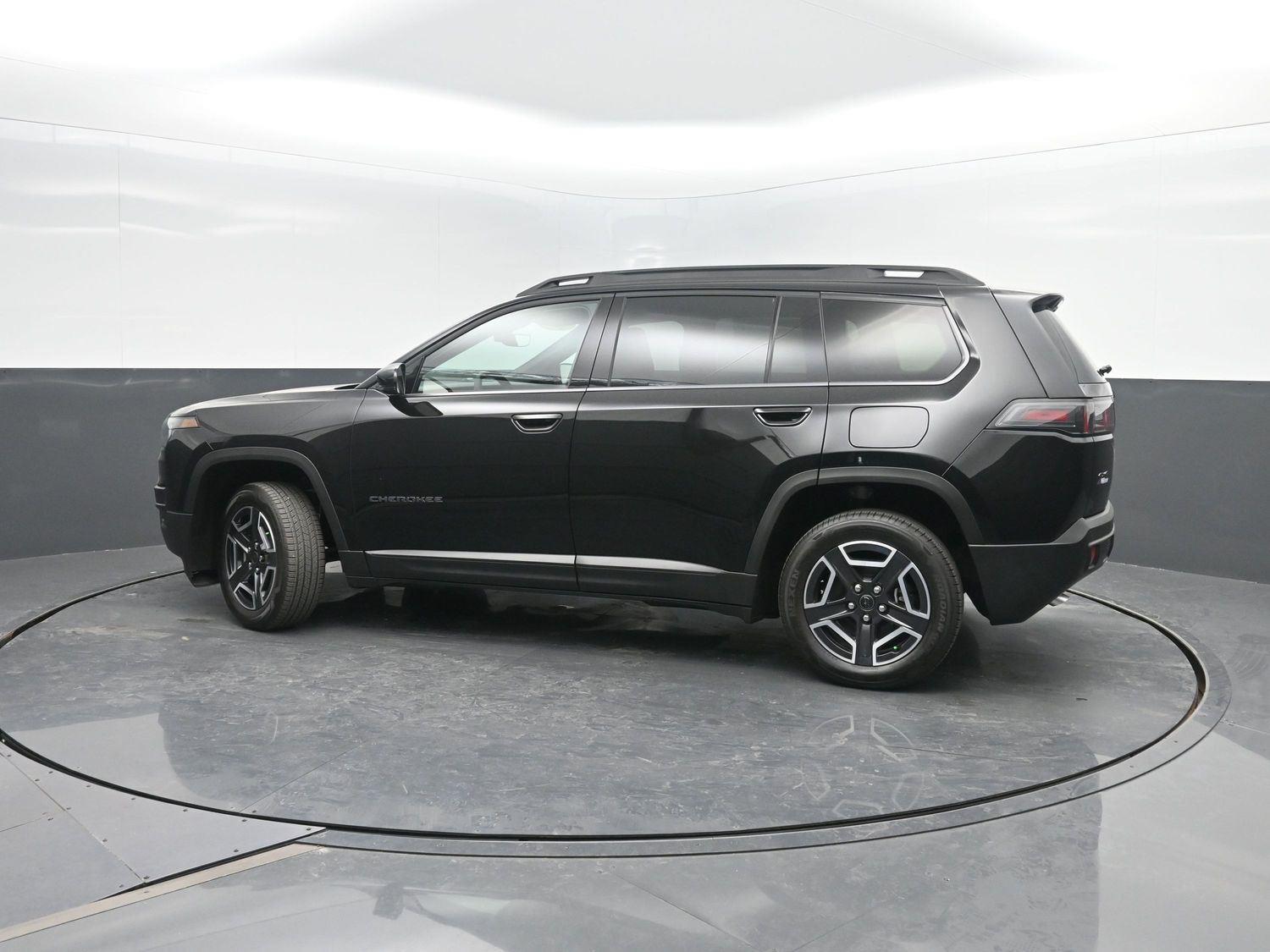 New 2026 Diamond Black Crystal Pearlcoat Jeep Limited image 41