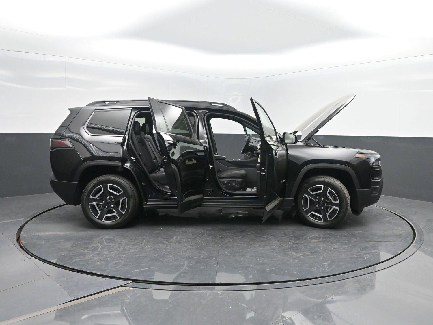 New 2026 Diamond Black Crystal Pearlcoat Jeep Limited image 48