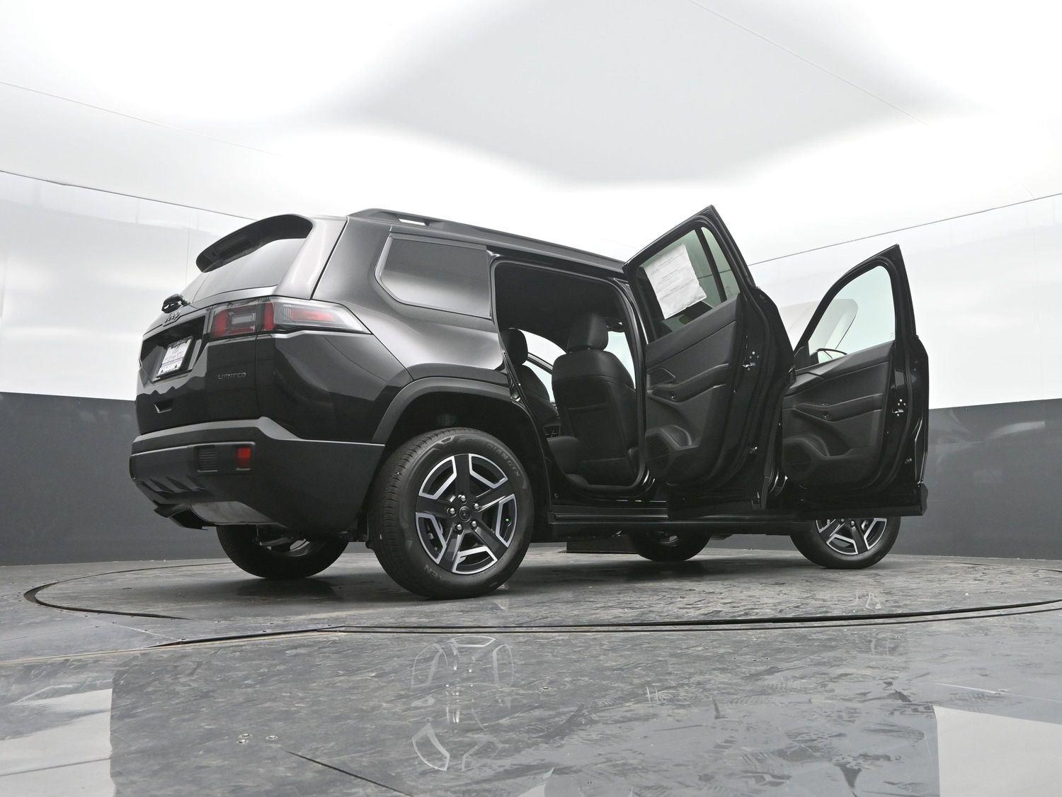 New 2026 Diamond Black Crystal Pearlcoat Jeep Limited image 50