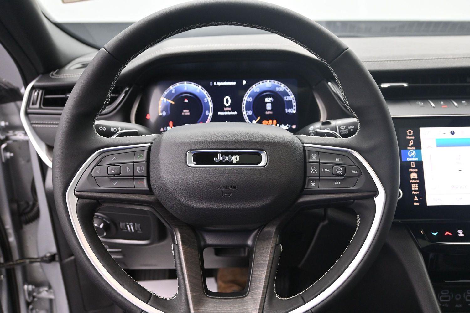 New 2026 Silver Zynith Jeep Laredo Altitude image 19