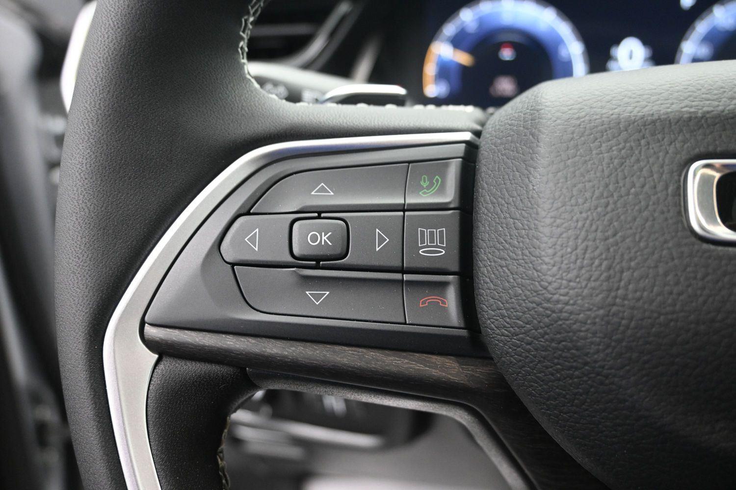 New 2026 Silver Zynith Jeep Laredo Altitude image 20