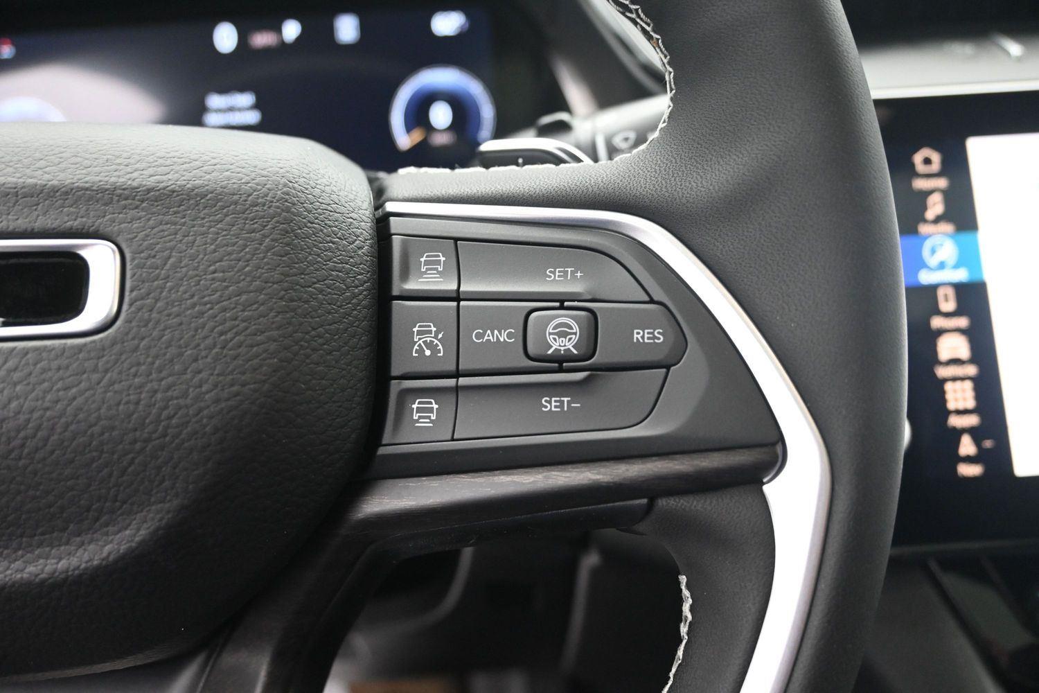 New 2026 Silver Zynith Jeep Laredo Altitude image 21