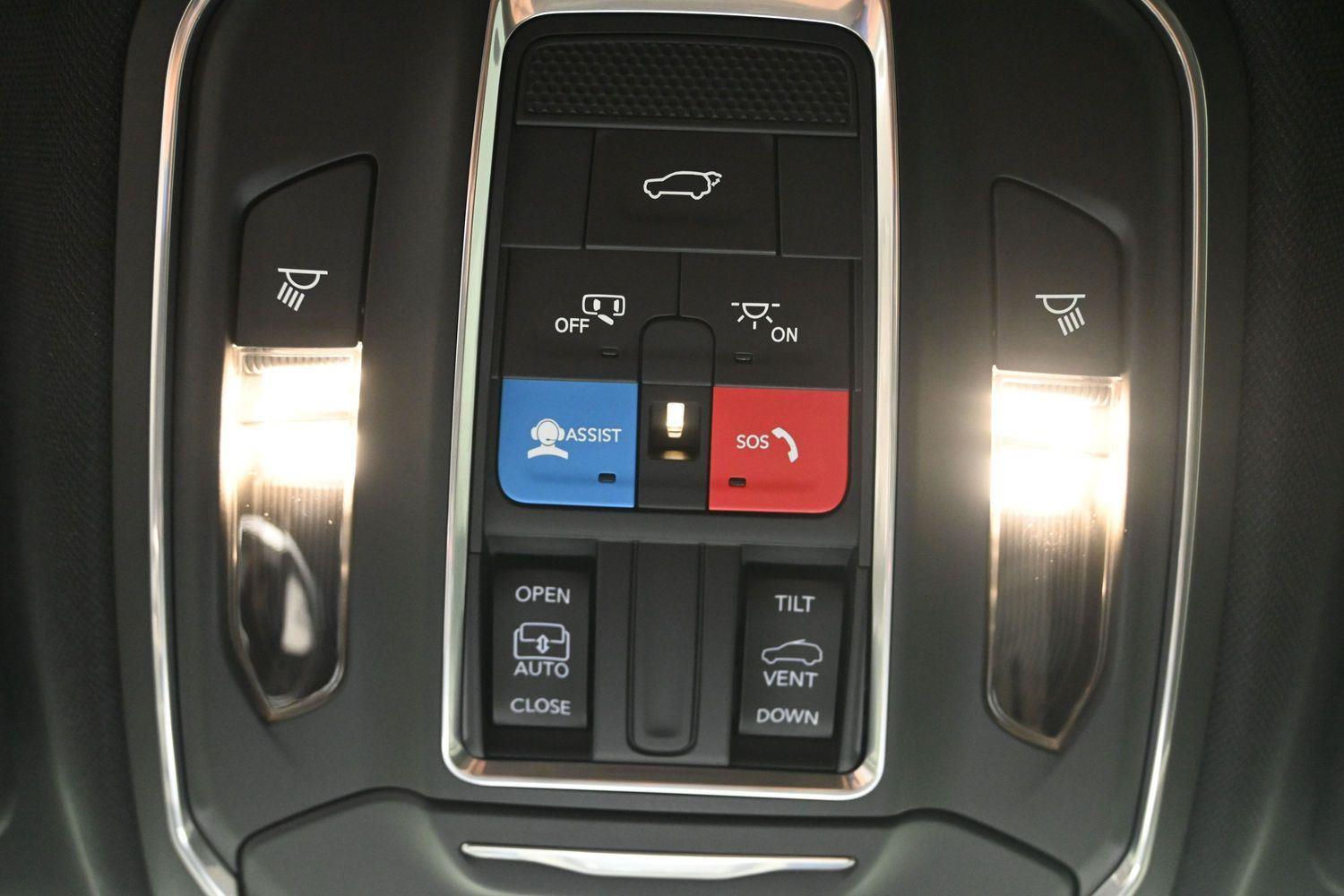 New 2026 Silver Zynith Jeep Laredo Altitude image 29