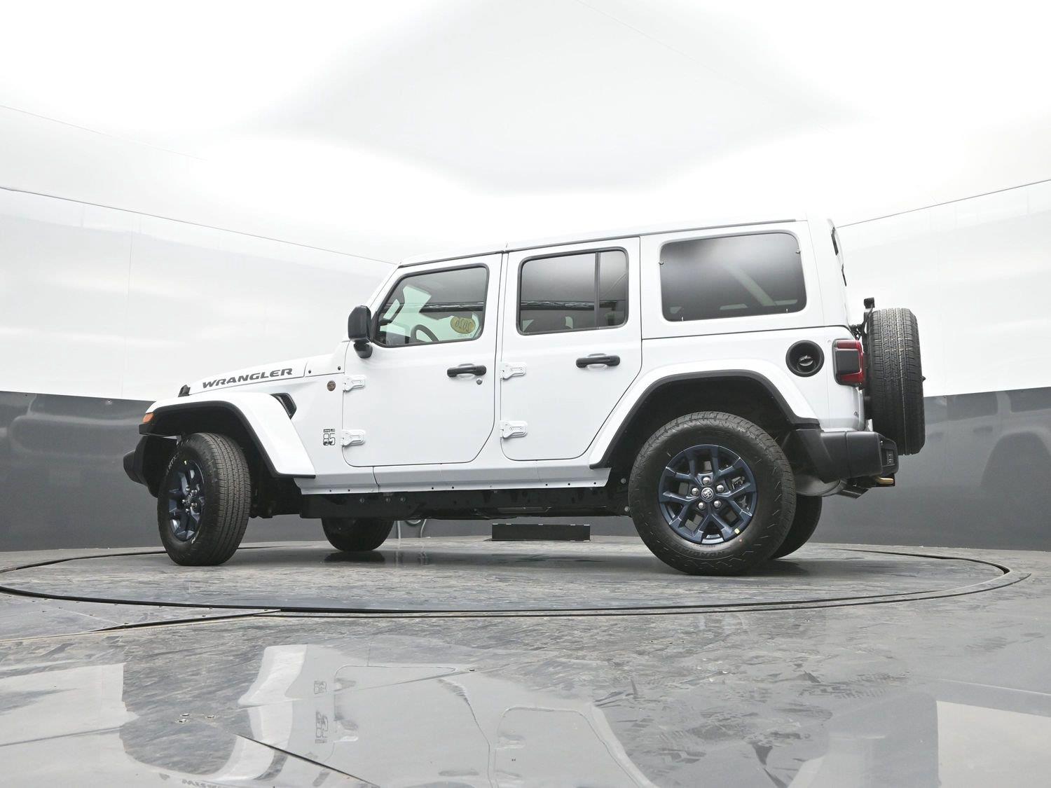 New 2026 Bright White Clearcoat Jeep 4-Door 85th Anniversary Edition image 30