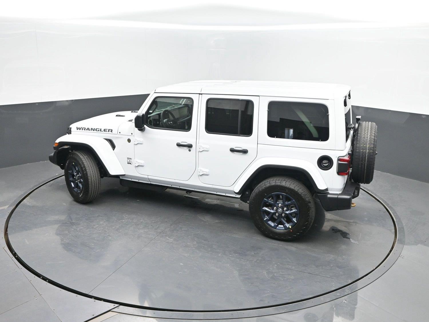 New 2026 Bright White Clearcoat Jeep 4-Door 85th Anniversary Edition image 34