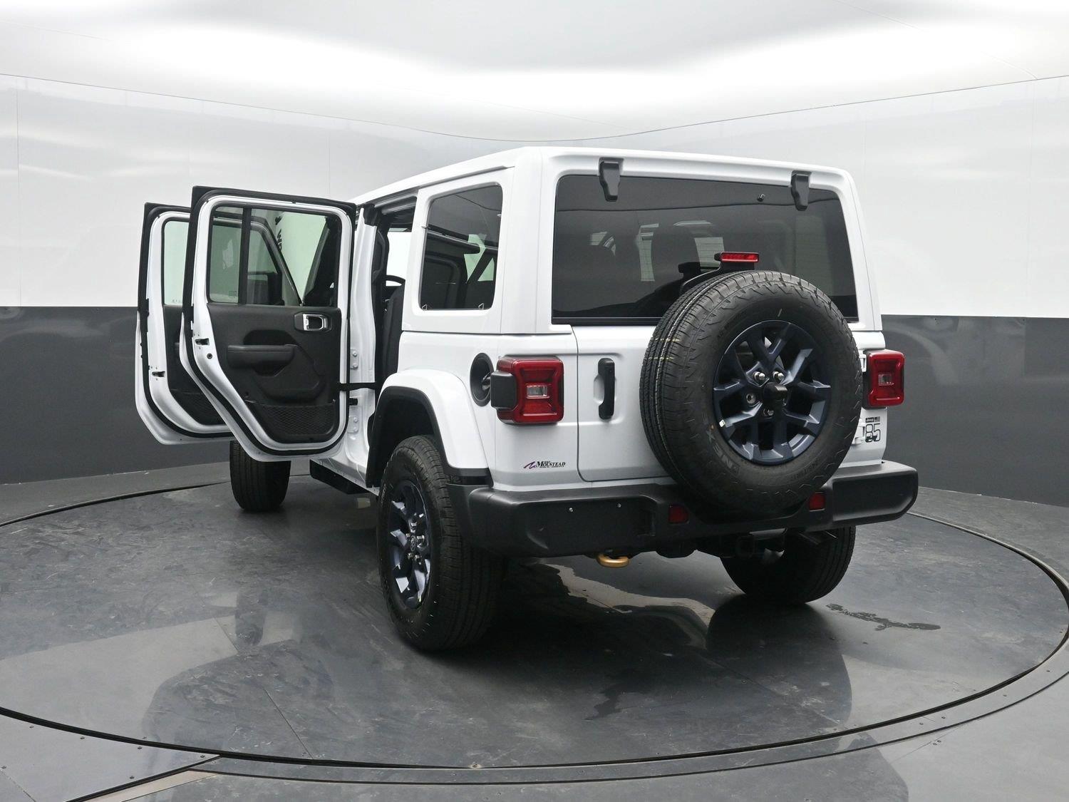 New 2026 Bright White Clearcoat Jeep 4-Door 85th Anniversary Edition image 42