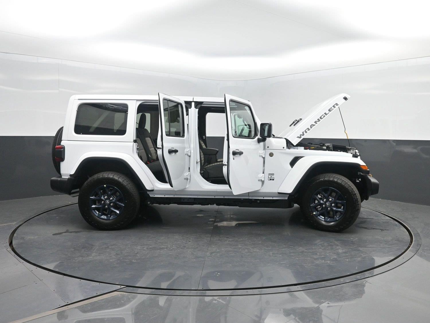 New 2026 Bright White Clearcoat Jeep 4-Door 85th Anniversary Edition image 43