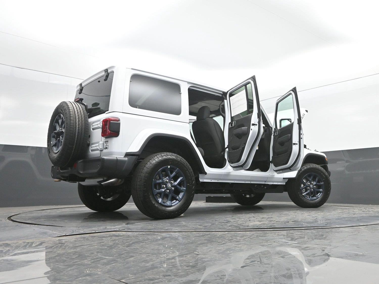 New 2026 Bright White Clearcoat Jeep 4-Door 85th Anniversary Edition image 45