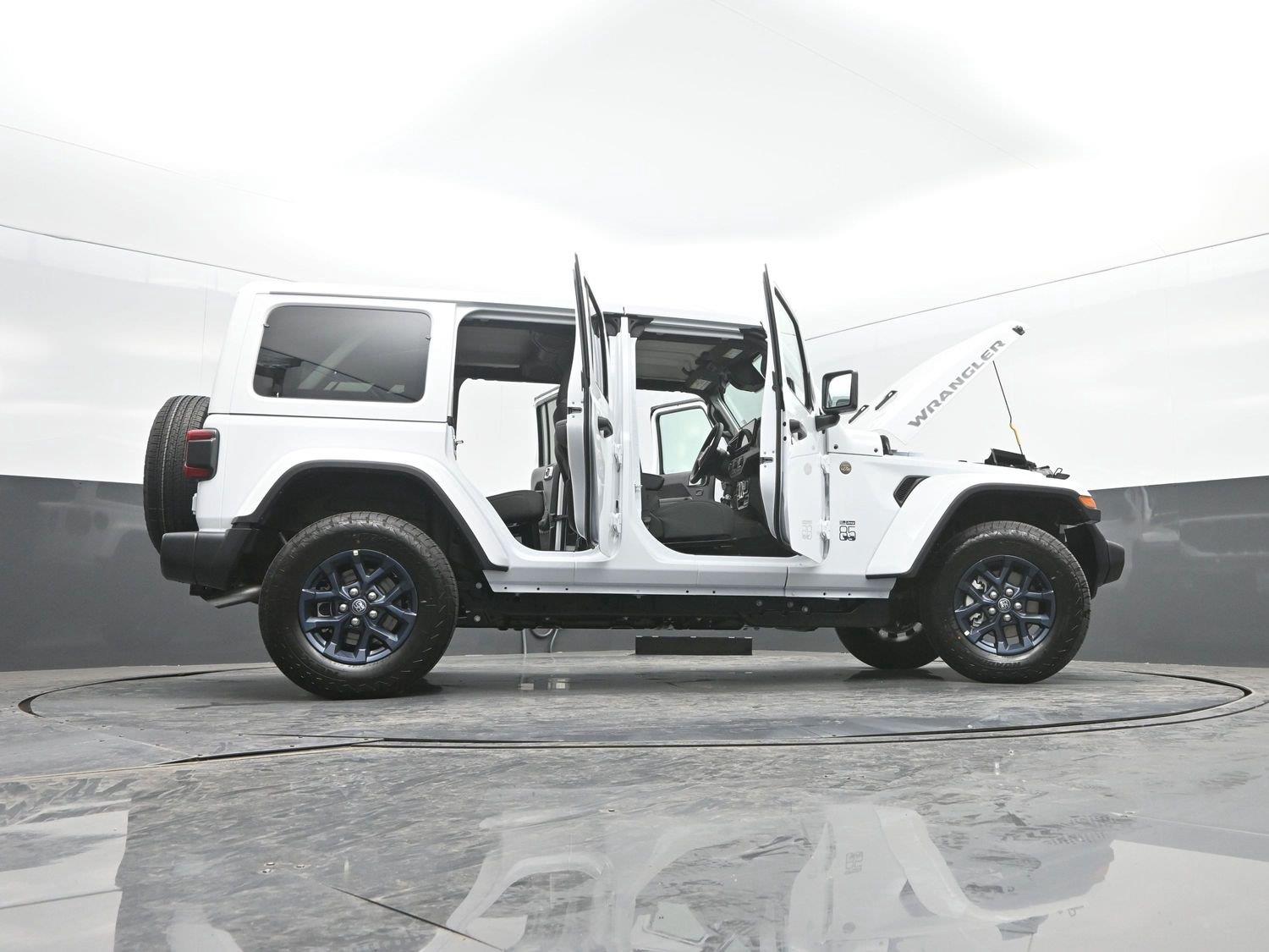 New 2026 Bright White Clearcoat Jeep 4-Door 85th Anniversary Edition image 47