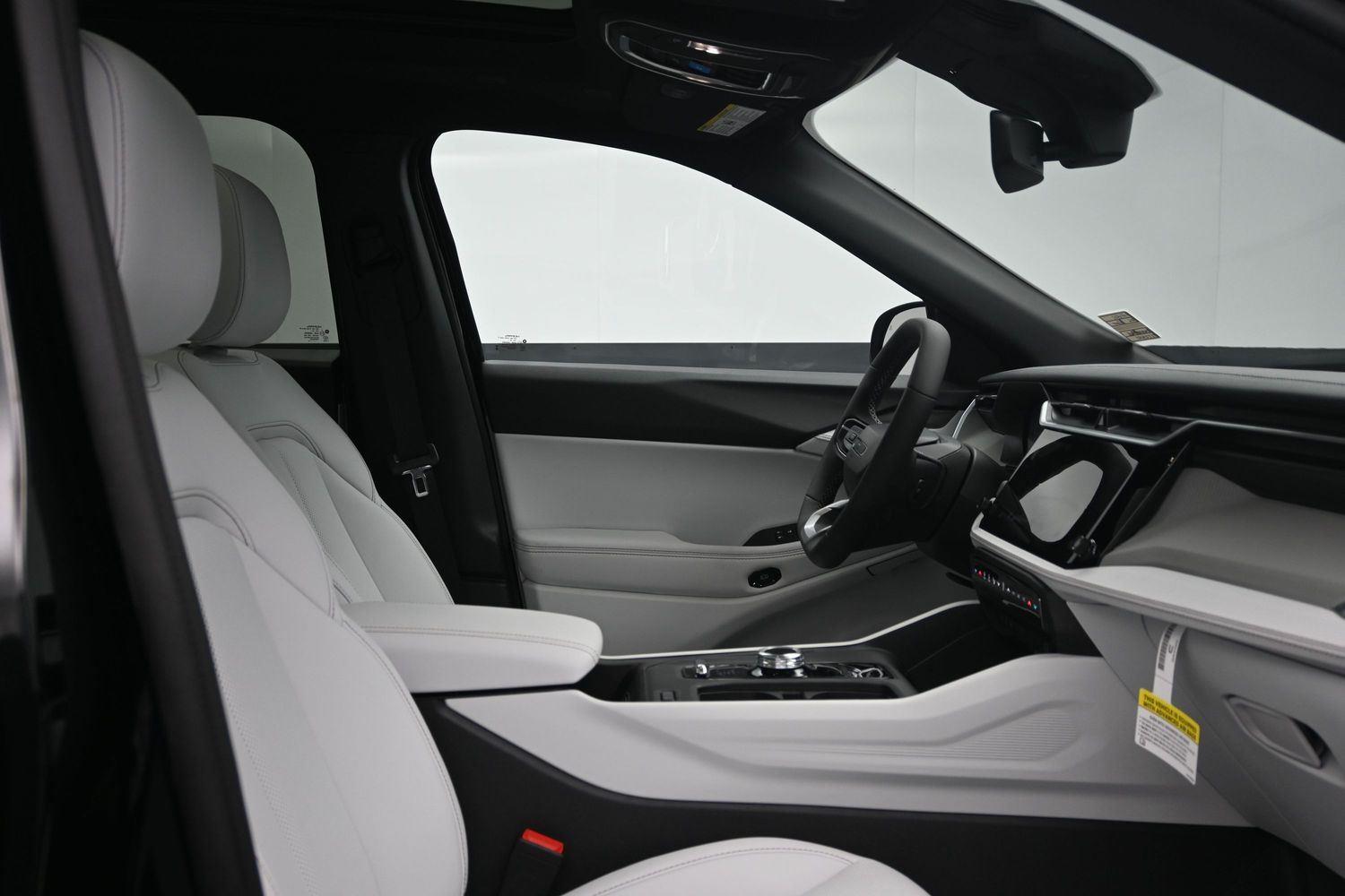 New 2026 Diamond Black Crystal Pearlcoat Jeep Limited image 11