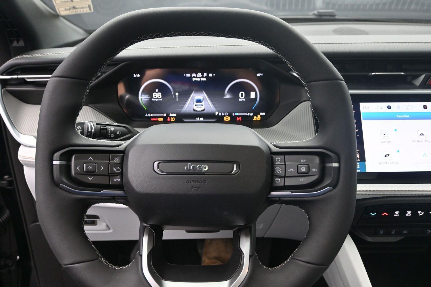 New 2026 Diamond Black Crystal Pearlcoat Jeep Limited image 22