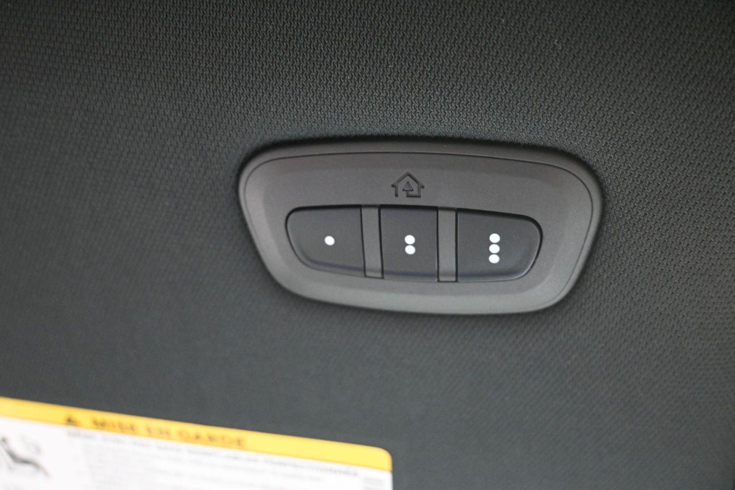 New 2026 Diamond Black Crystal Pearlcoat Jeep Limited image 33