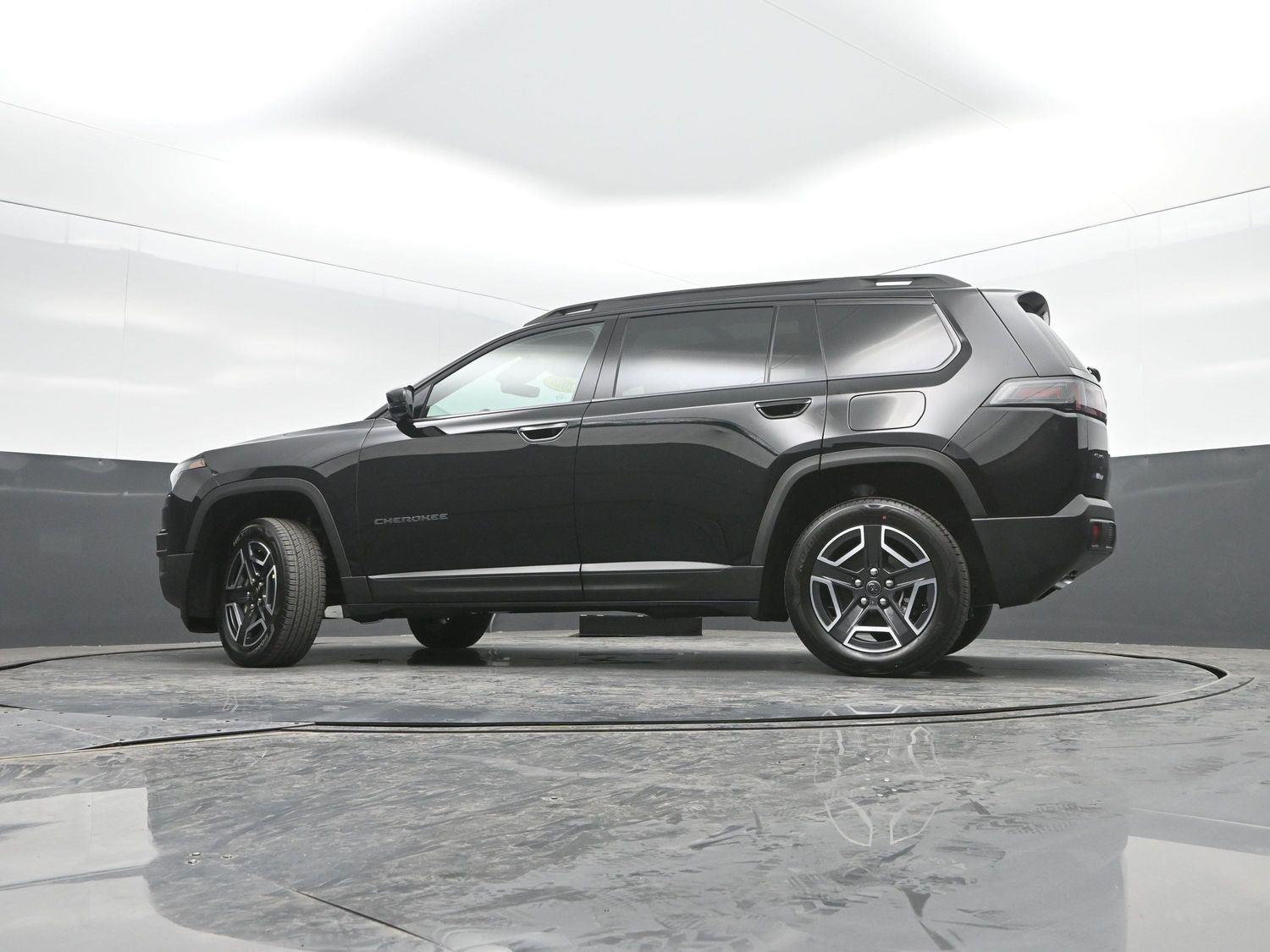 New 2026 Diamond Black Crystal Pearlcoat Jeep Limited image 35