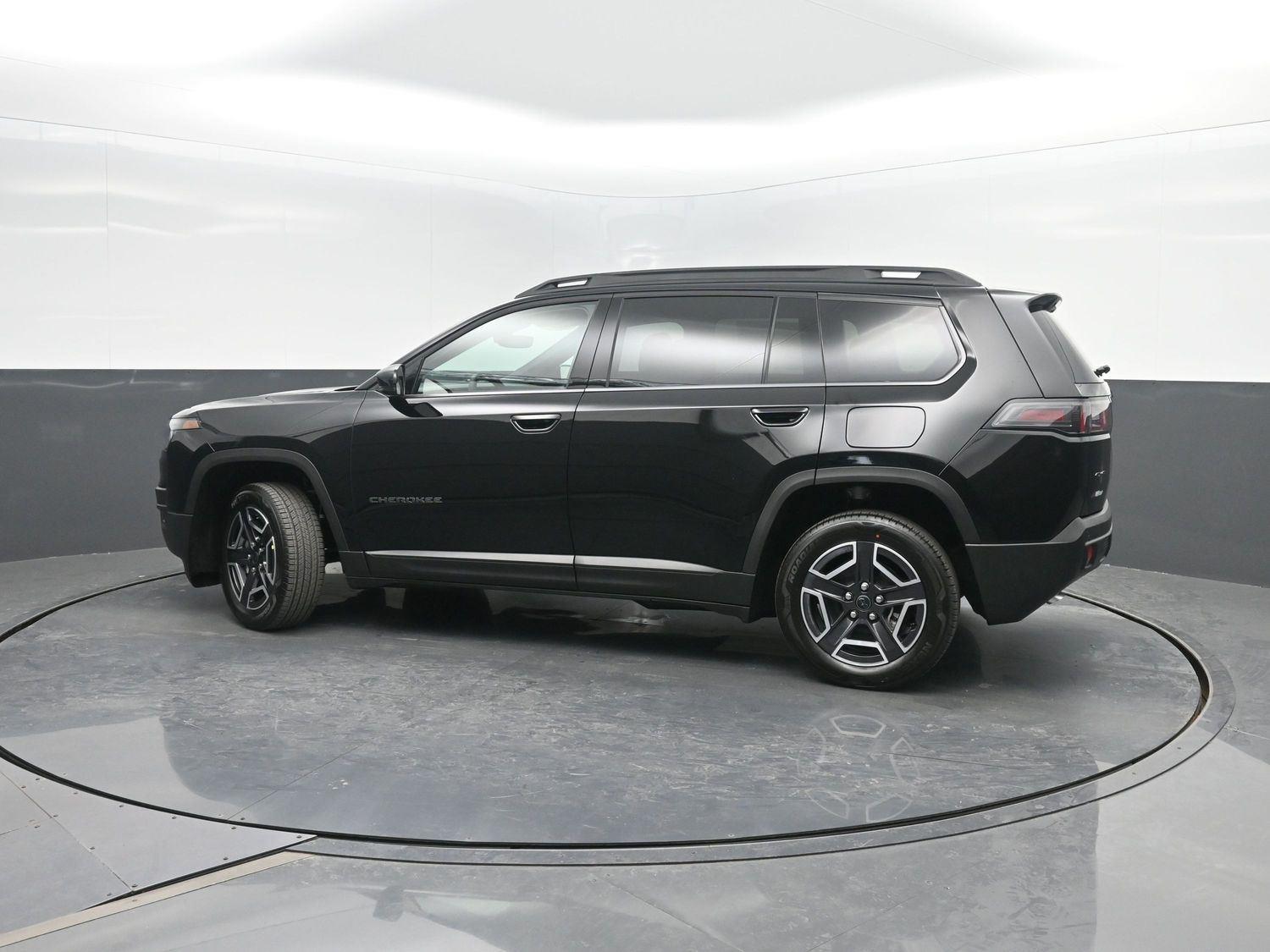 New 2026 Diamond Black Crystal Pearlcoat Jeep Limited image 42