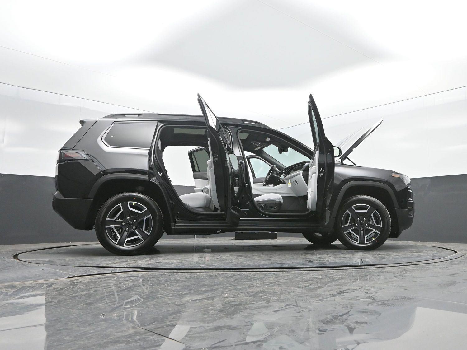 New 2026 Diamond Black Crystal Pearlcoat Jeep Limited image 53