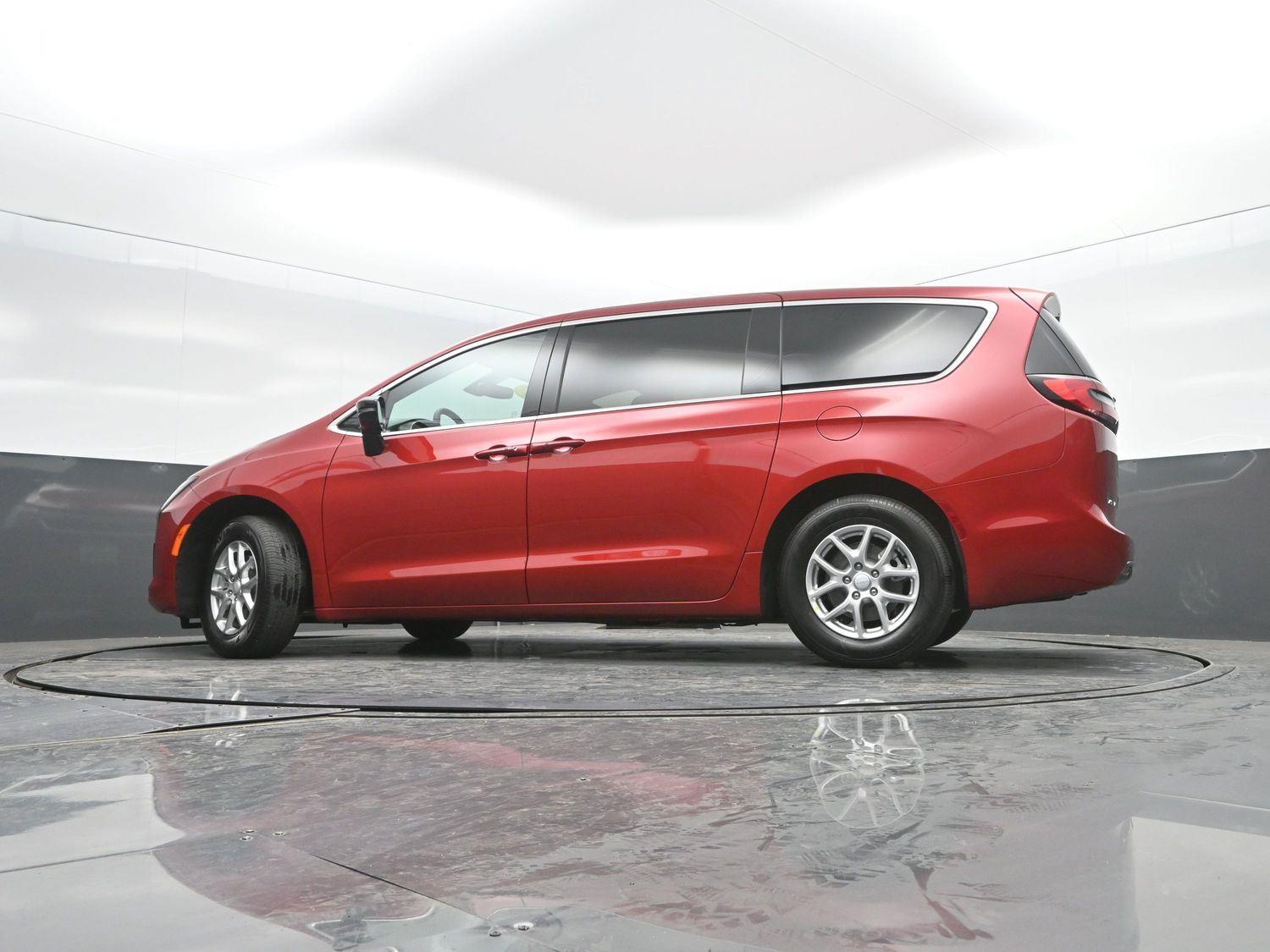 New 2027 Red Hot Pearlcoat Chrysler Select image 33