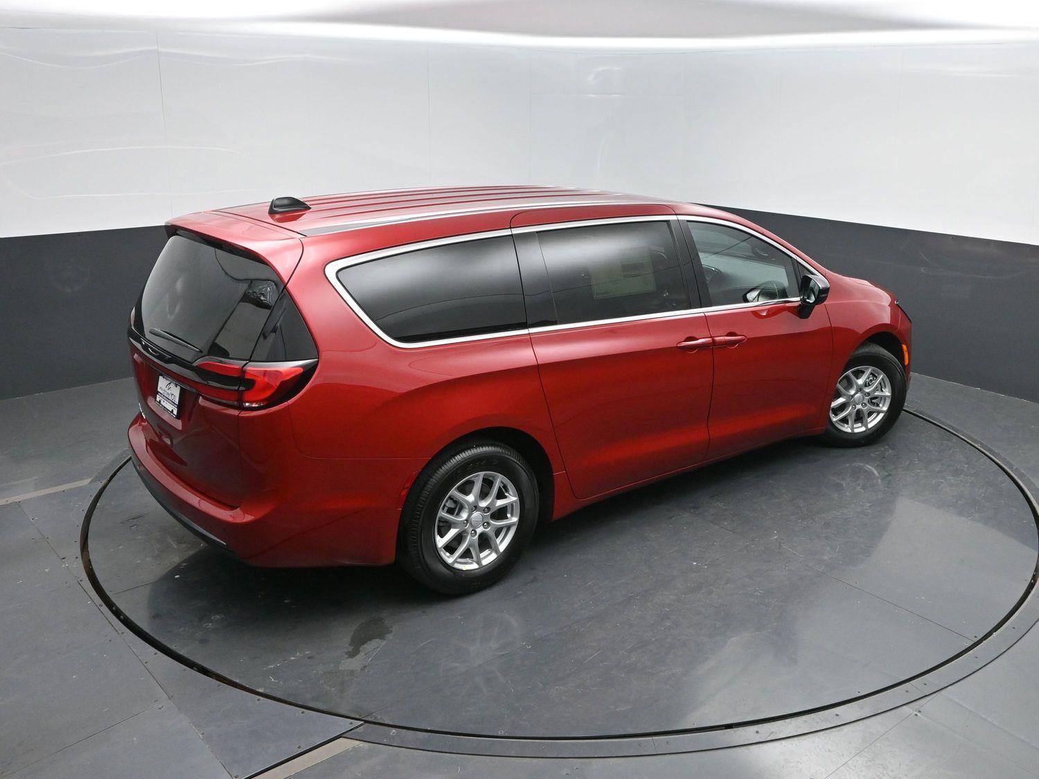 New 2027 Red Hot Pearlcoat Chrysler Select image 38