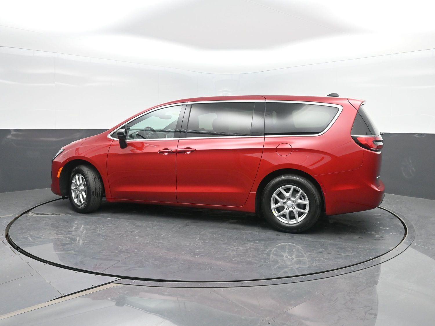 New 2027 Red Hot Pearlcoat Chrysler Select image 40