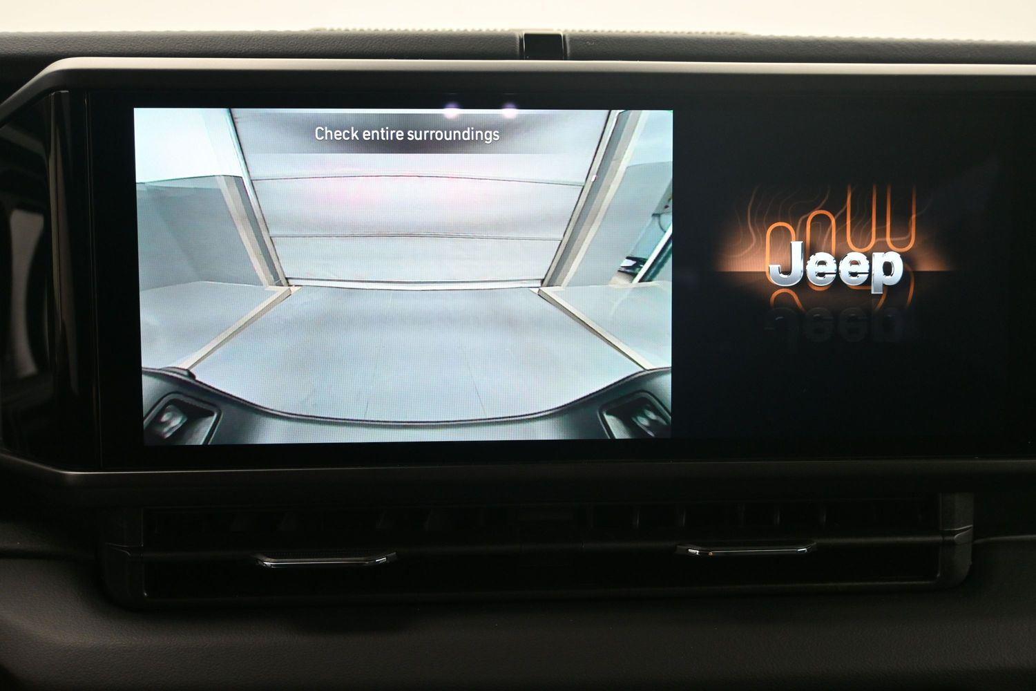 New 2026 Bright White Clearcoat Jeep Sahara image 27