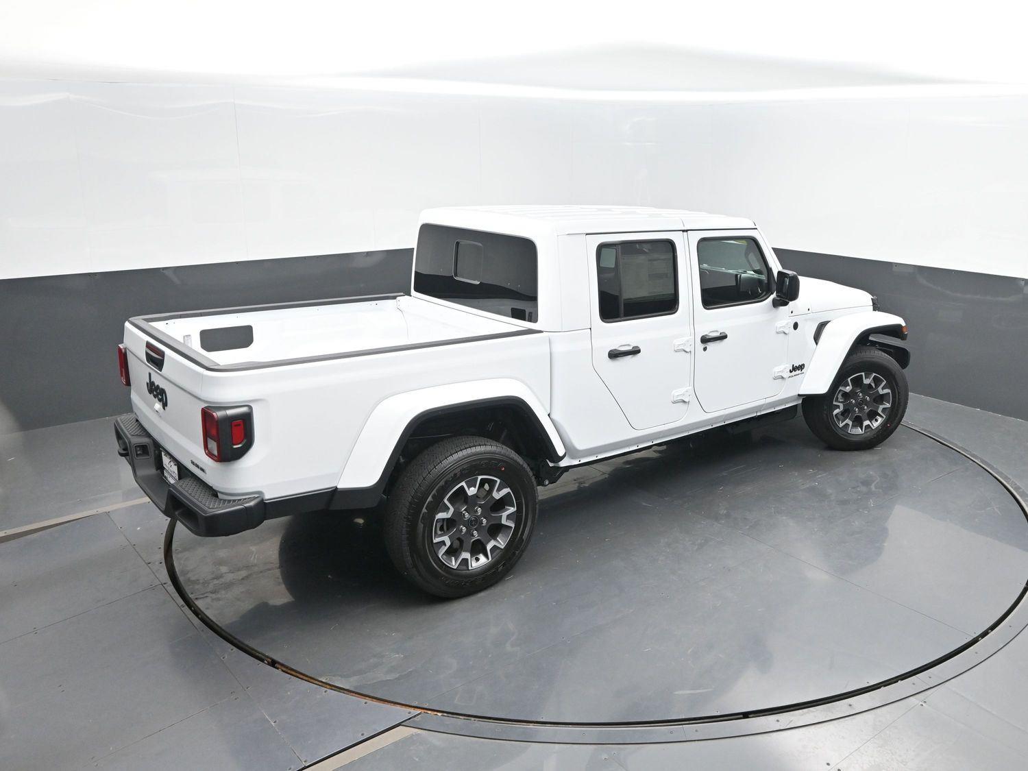 New 2026 Bright White Clearcoat Jeep Sahara image 37