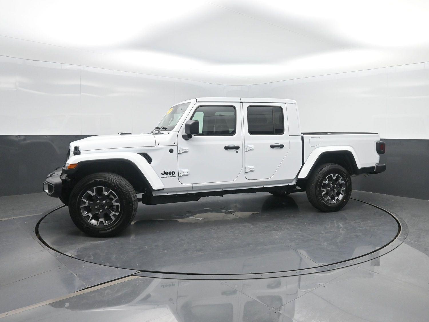 New 2026 Bright White Clearcoat Jeep Sahara image 40