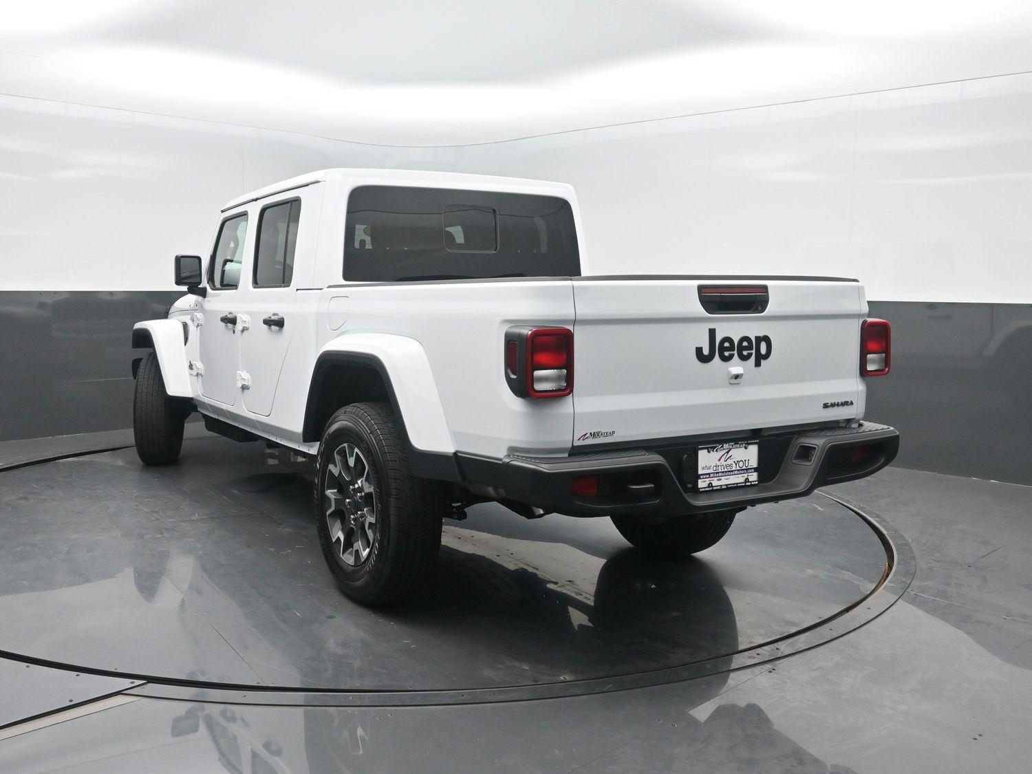 New 2026 Bright White Clearcoat Jeep Sahara image 42