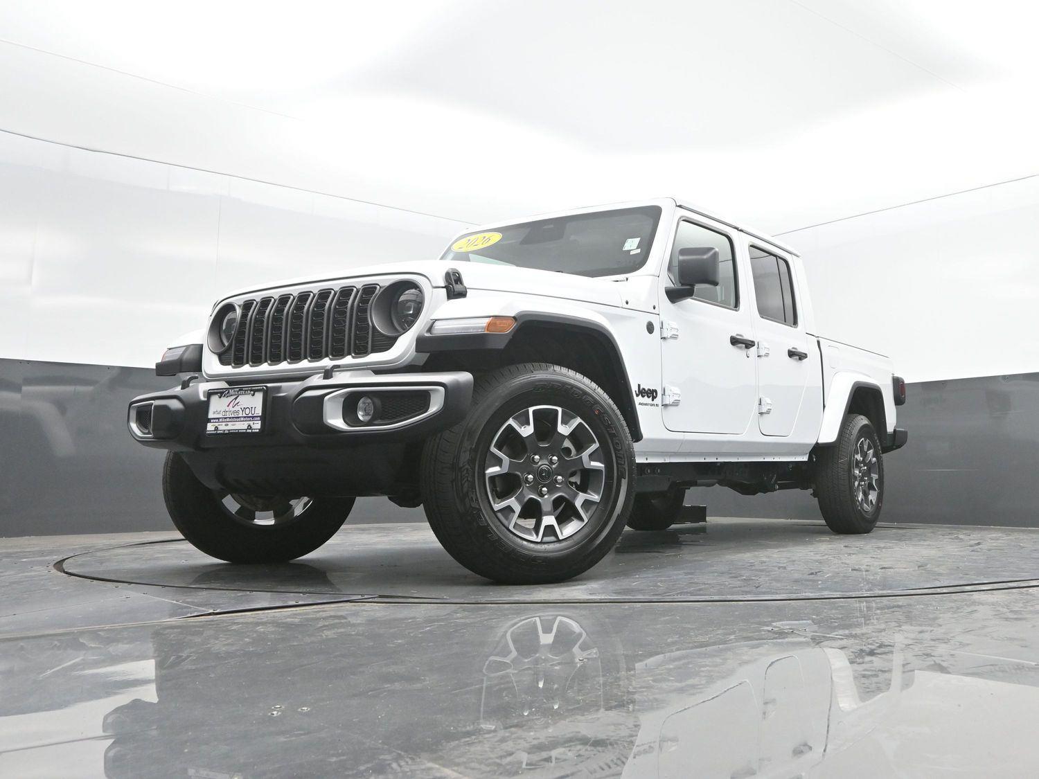New 2026 Bright White Clearcoat Jeep Sahara image 43