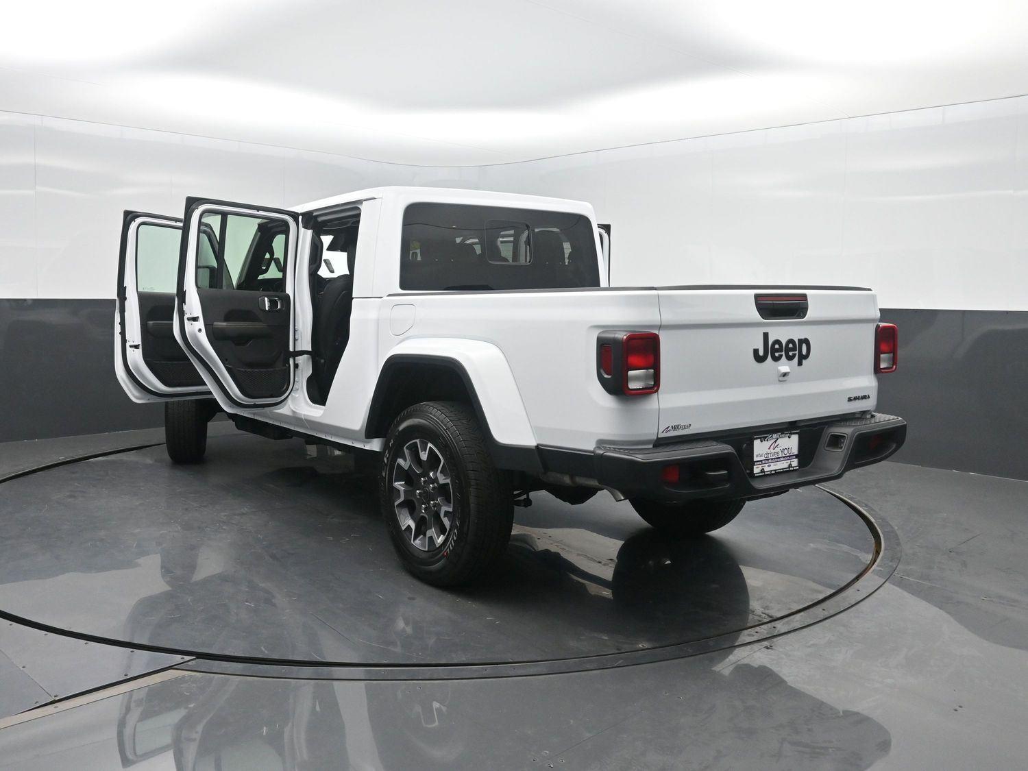 New 2026 Bright White Clearcoat Jeep Sahara image 45