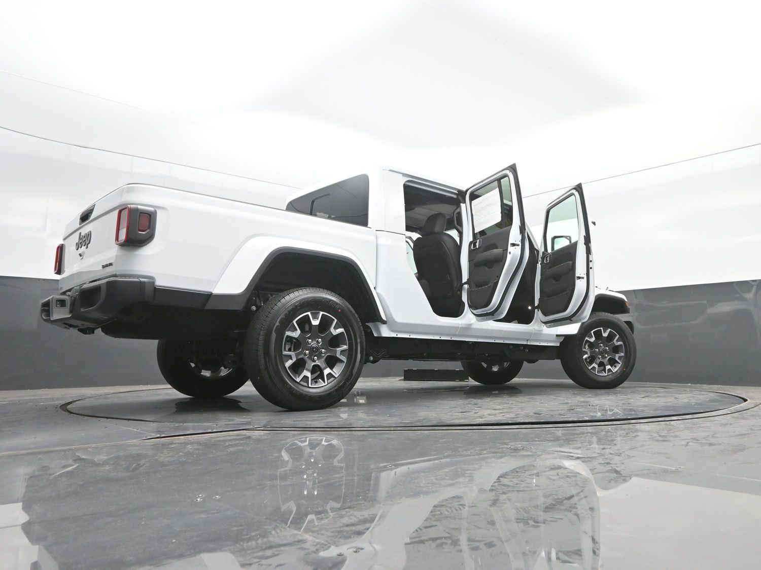 New 2026 Bright White Clearcoat Jeep Sahara image 48