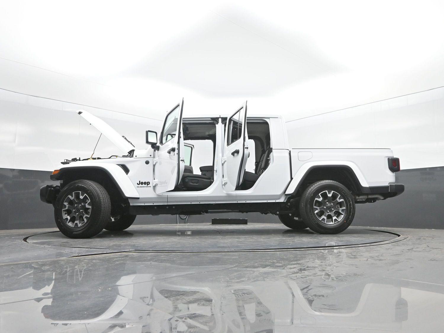 New 2026 Bright White Clearcoat Jeep Sahara image 49