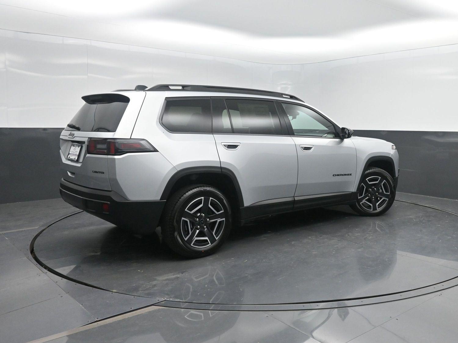 New 2026 Silver Zynith Clearcoat Jeep Laredo image 2