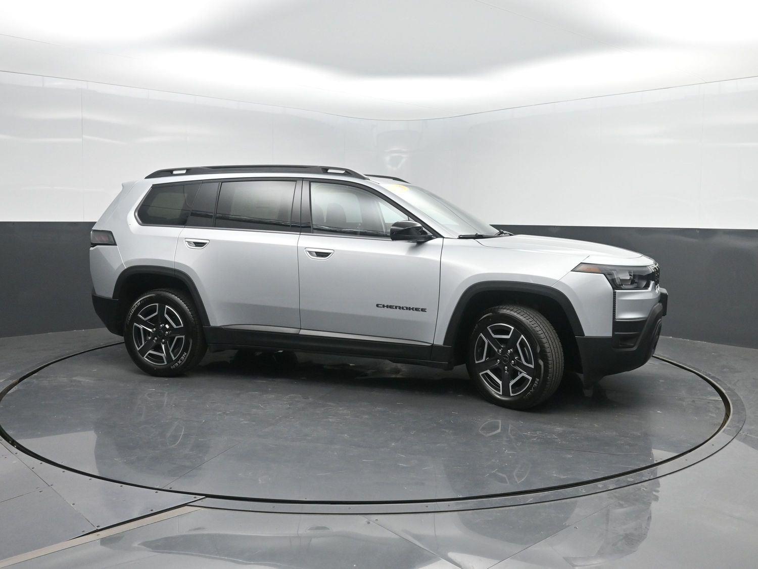New 2026 Silver Zynith Clearcoat Jeep Laredo image 3