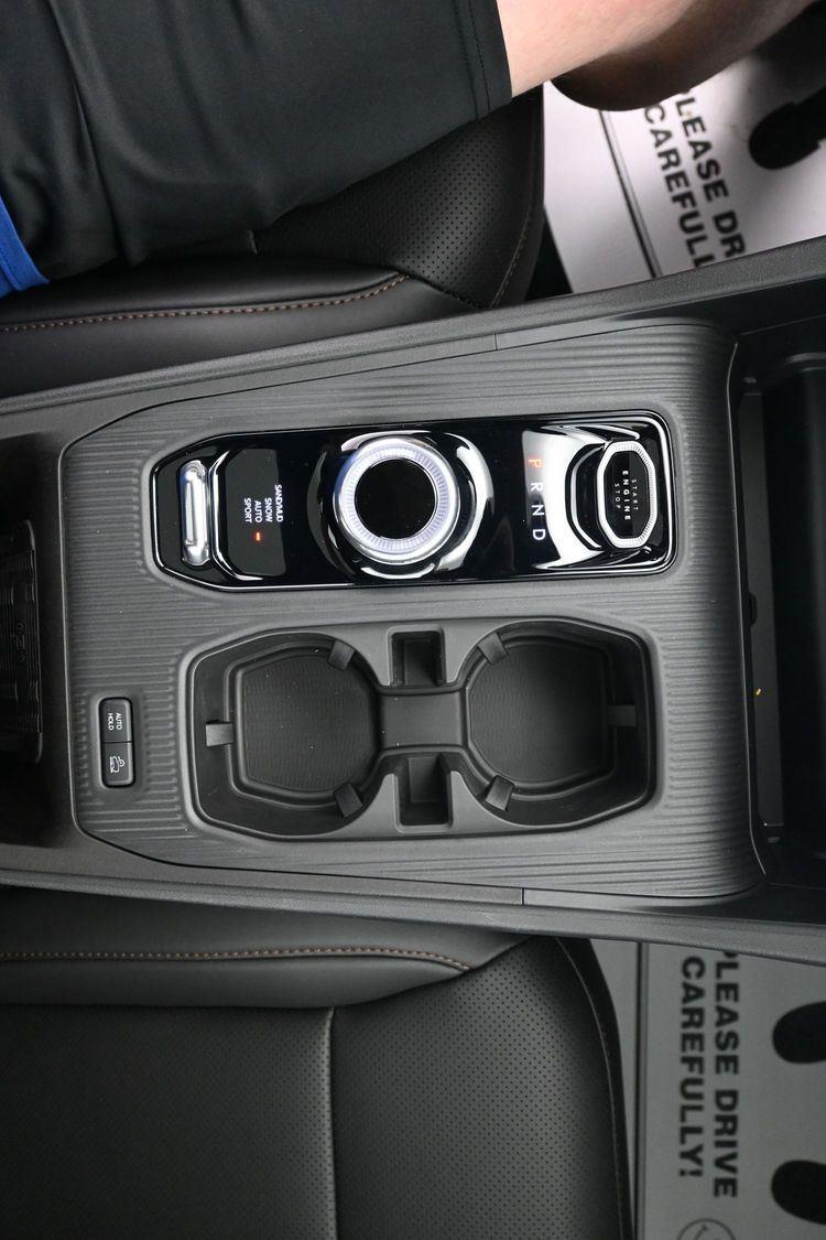 New 2026 Silver Zynith Clearcoat Jeep Laredo image 29