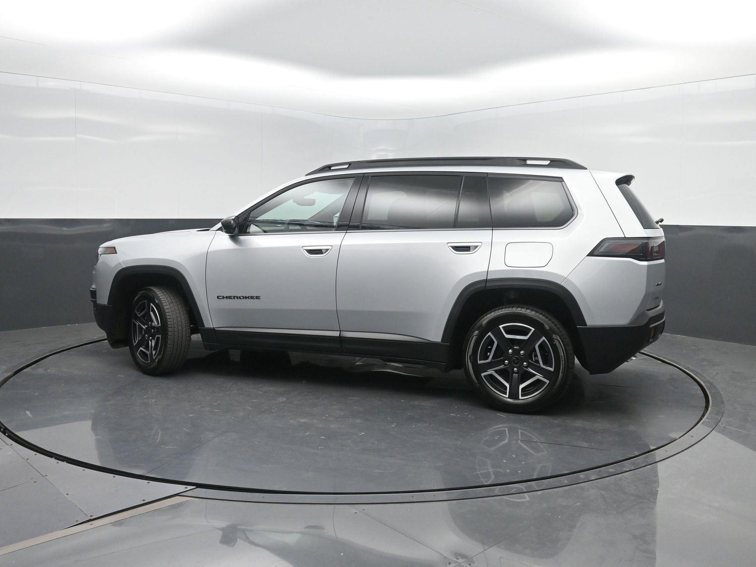 New 2026 Silver Zynith Clearcoat Jeep Laredo image 41