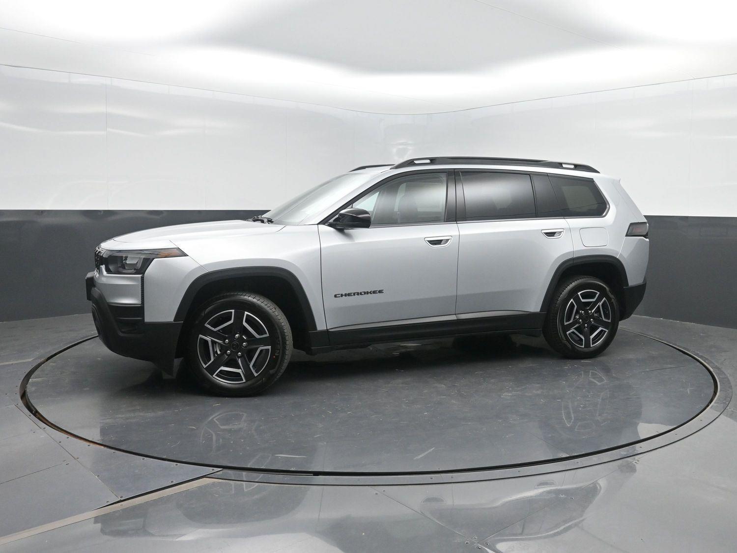 New 2026 Silver Zynith Clearcoat Jeep Laredo image 42
