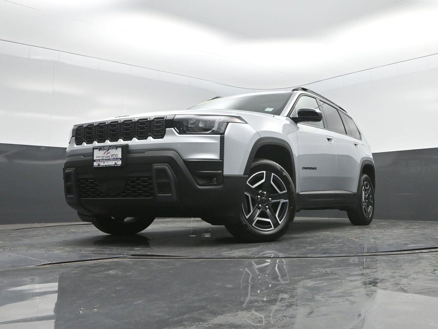 New 2026 Silver Zynith Clearcoat Jeep Laredo image 45
