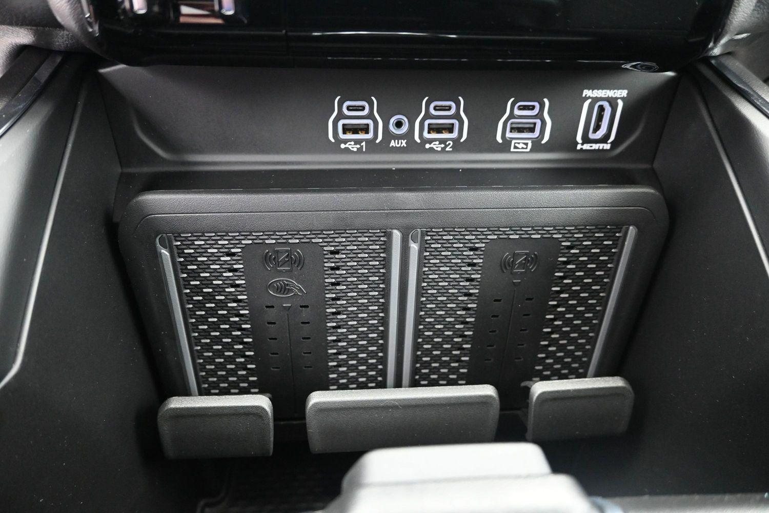 New 2026 Bright White Clearcoat Ram Laramie image 33