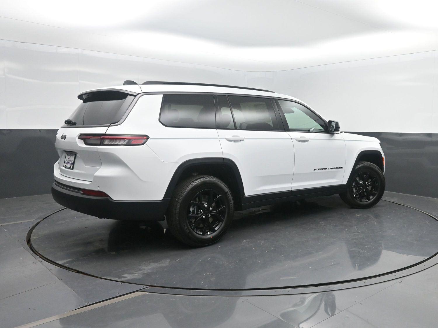 New 2026 Bright White Clearcoat Jeep Laredo Altitude image 3
