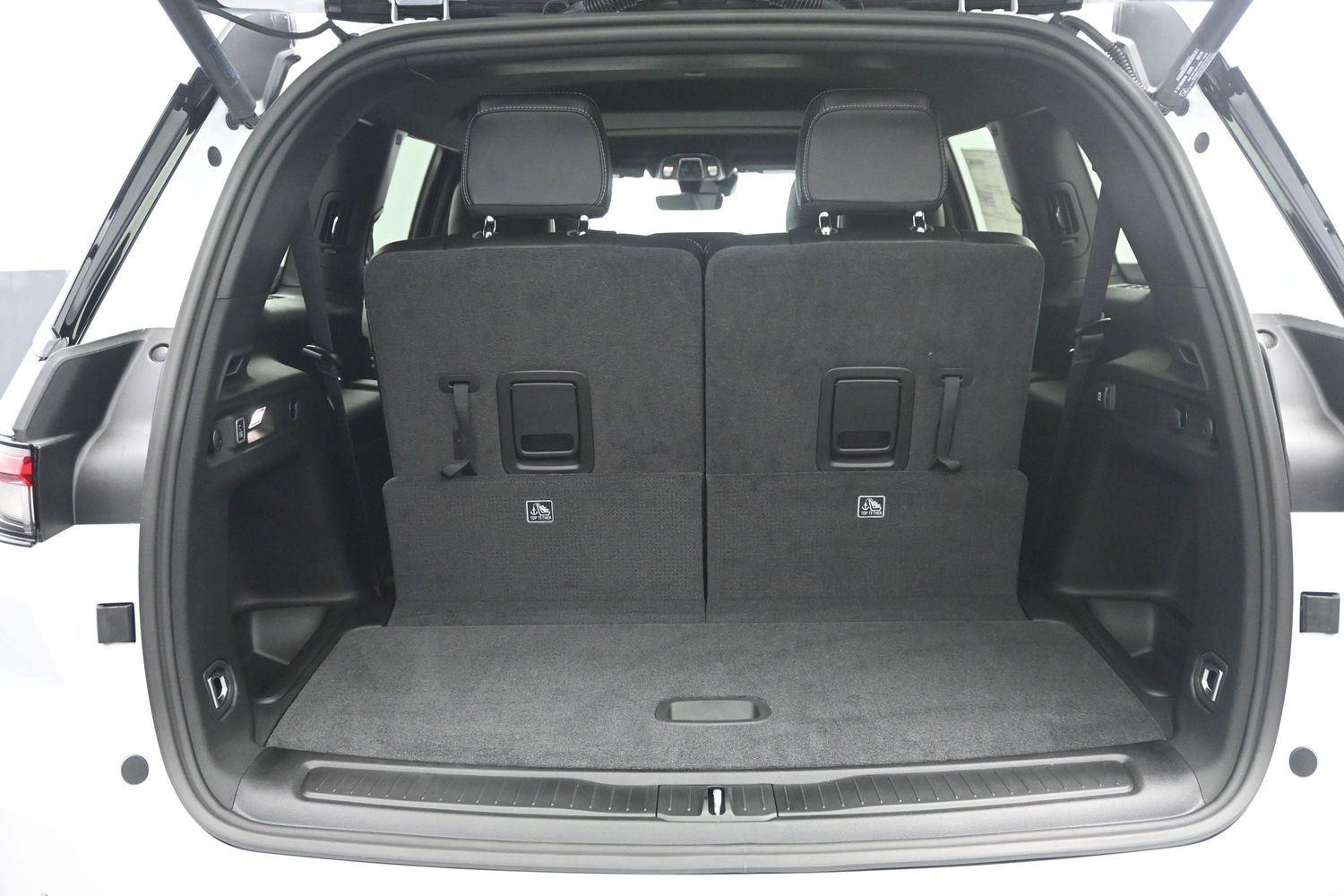 New 2026 Bright White Clearcoat Jeep Laredo Altitude image 7