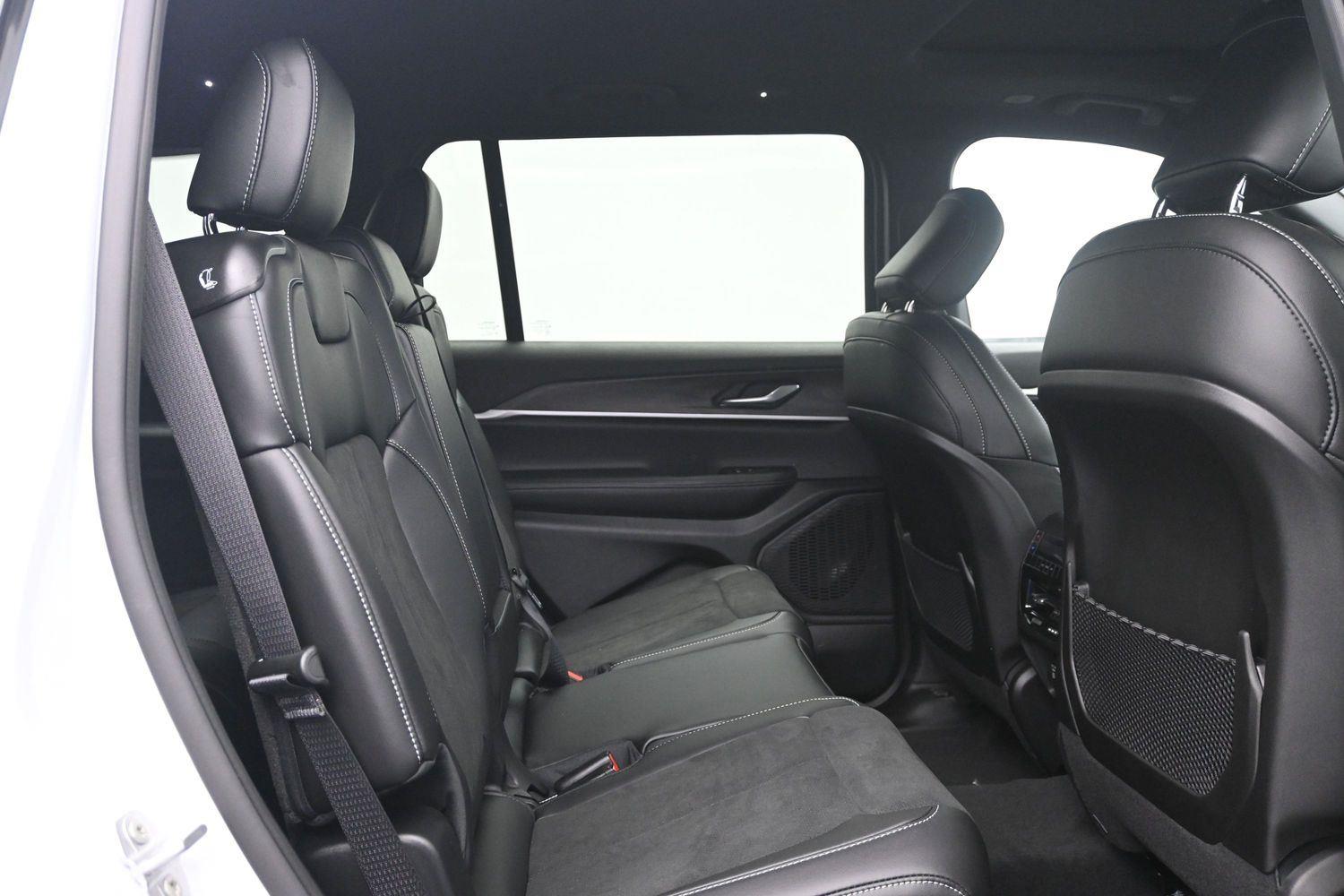New 2026 Bright White Clearcoat Jeep Laredo Altitude image 30