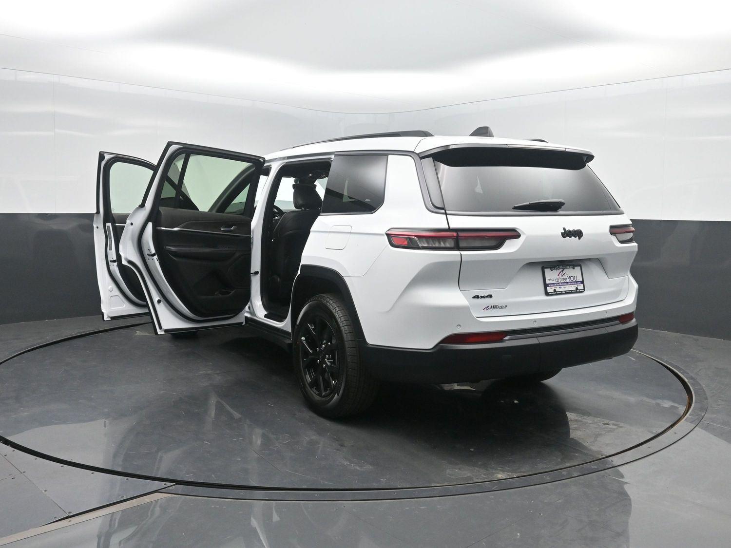 New 2026 Bright White Clearcoat Jeep Laredo Altitude image 45