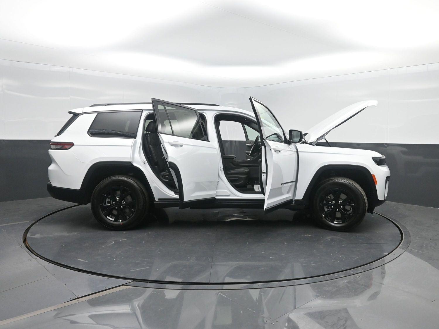 New 2026 Bright White Clearcoat Jeep Laredo Altitude image 46