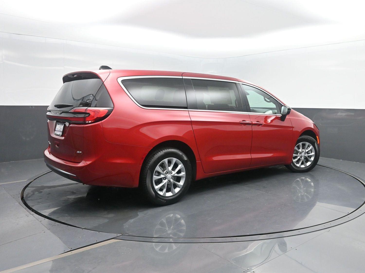 New 2027 Red Hot Pearlcoat Chrysler Select image 2