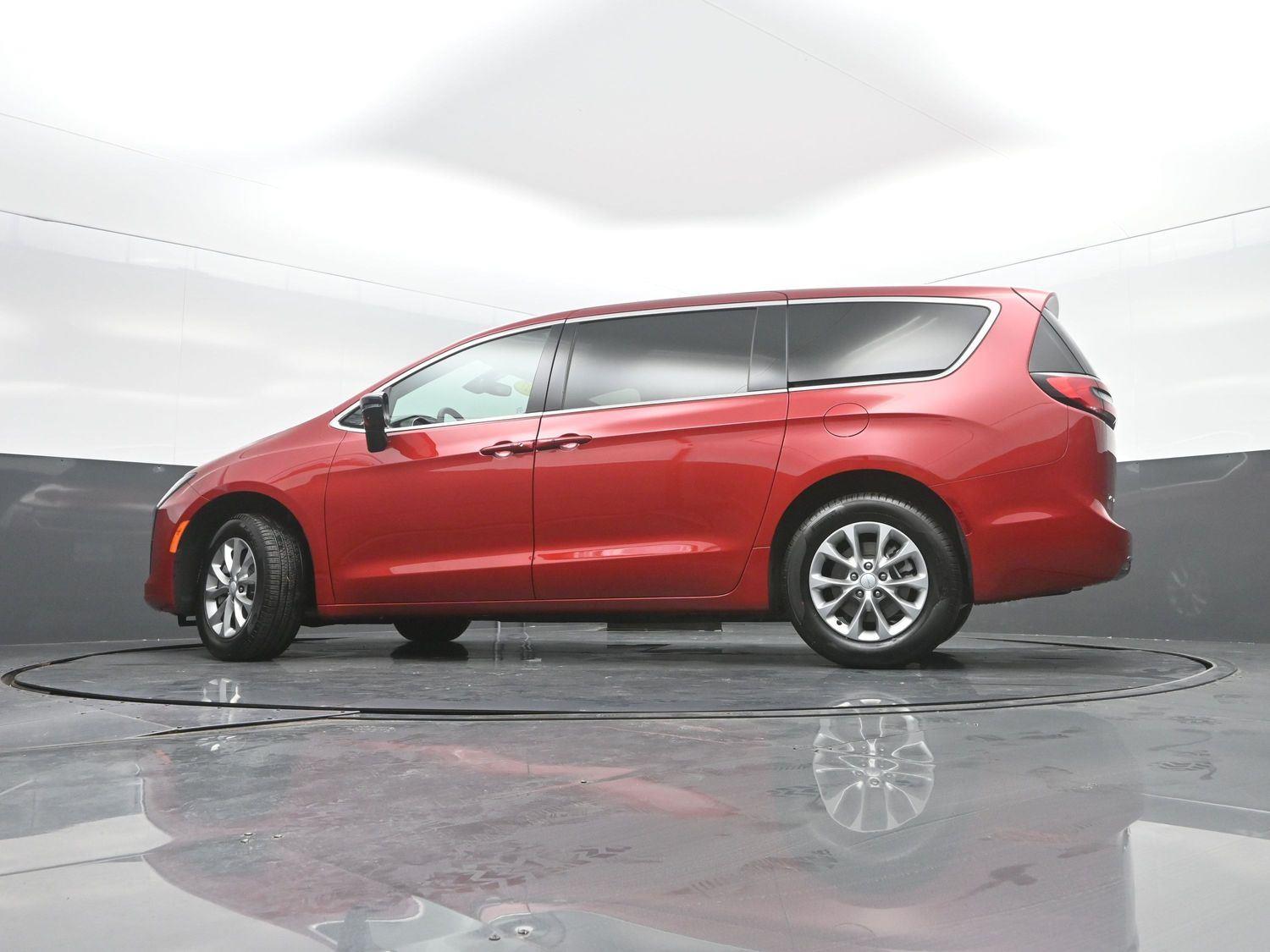New 2027 Red Hot Pearlcoat Chrysler Select image 34