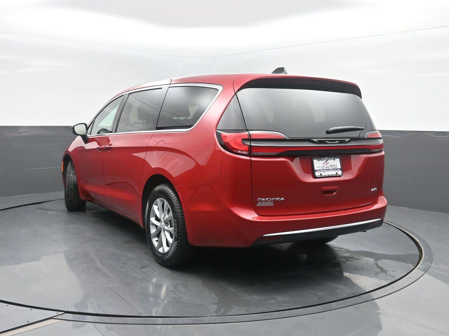 New 2027 Red Hot Pearlcoat Chrysler Select image 44