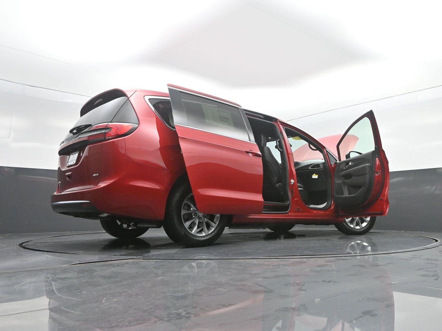 New 2027 Red Hot Pearlcoat Chrysler Select image 50