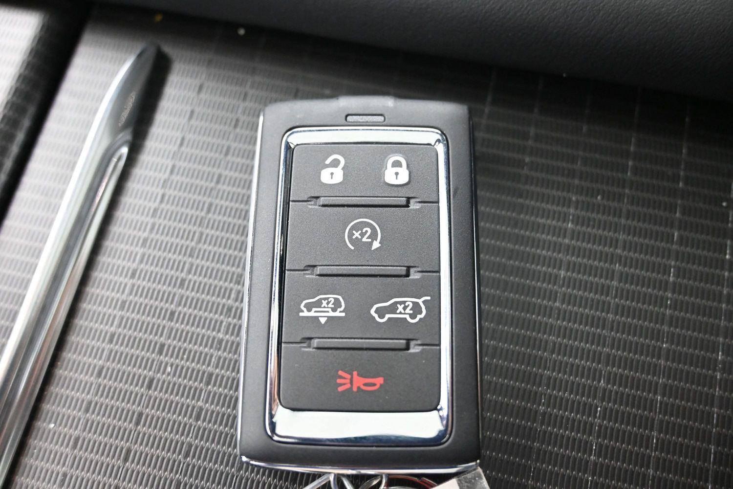 New 2026 High Gloss Black Jeep Summit Reserve image 33